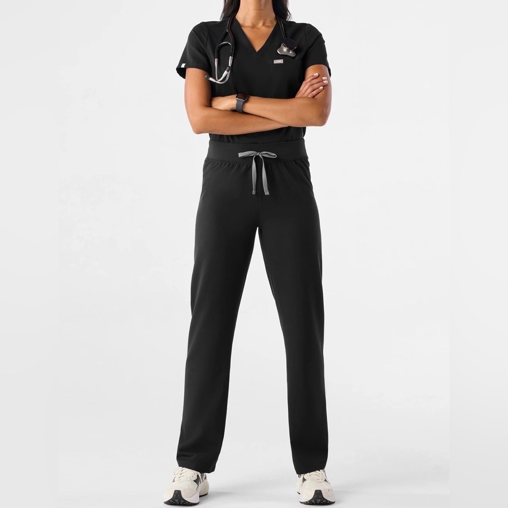 Figs Women’s Livingston Basic Scrub Pants Medium - Black